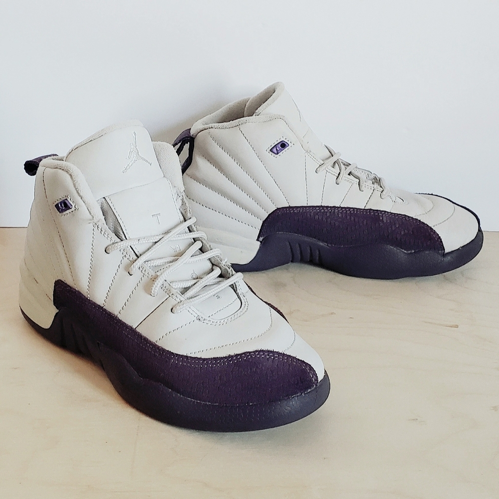 Nike Air Jordan XII 12 Retro Shoes 510816-001 Youth Size 3 Desert Sand Purple